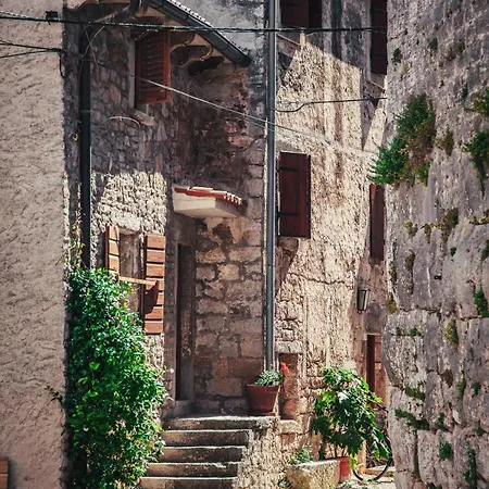 Mon Perin Castrum - Studio Castel Lägenhet *