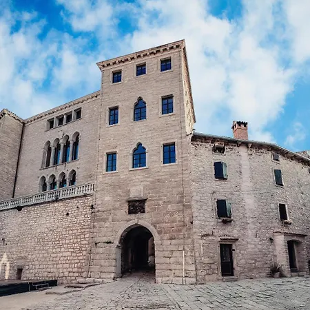 Mon Perin Castrum - Studio Castel Bale